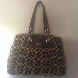 AUTHENTIC Coach purse, no wear and tear!